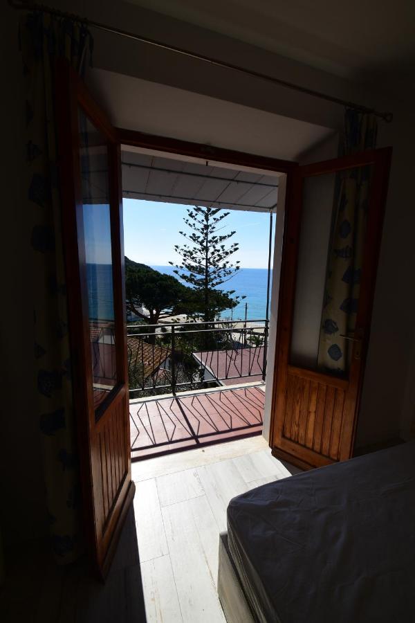 Appartamenti Cavoli - Vista Mare Con Terrazze, Clima E Posti Auto Spiaggia di Cavoli Exterior foto