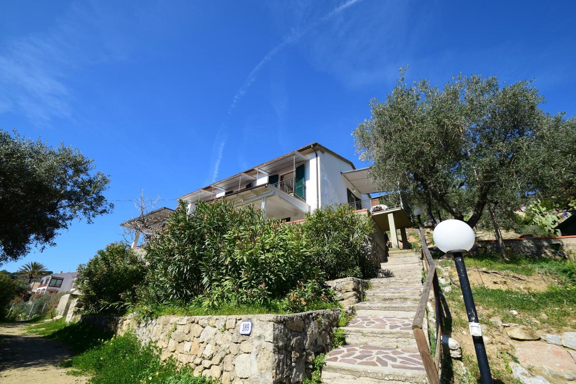 Appartamenti Cavoli - Vista Mare Con Terrazze, Clima E Posti Auto Spiaggia di Cavoli Exterior foto